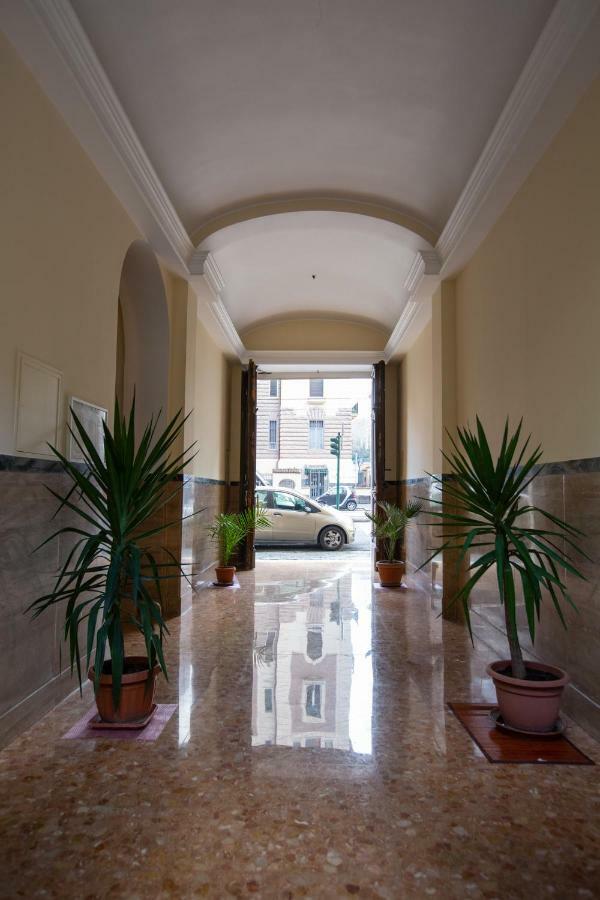 Apartment Tasso Street 102 *