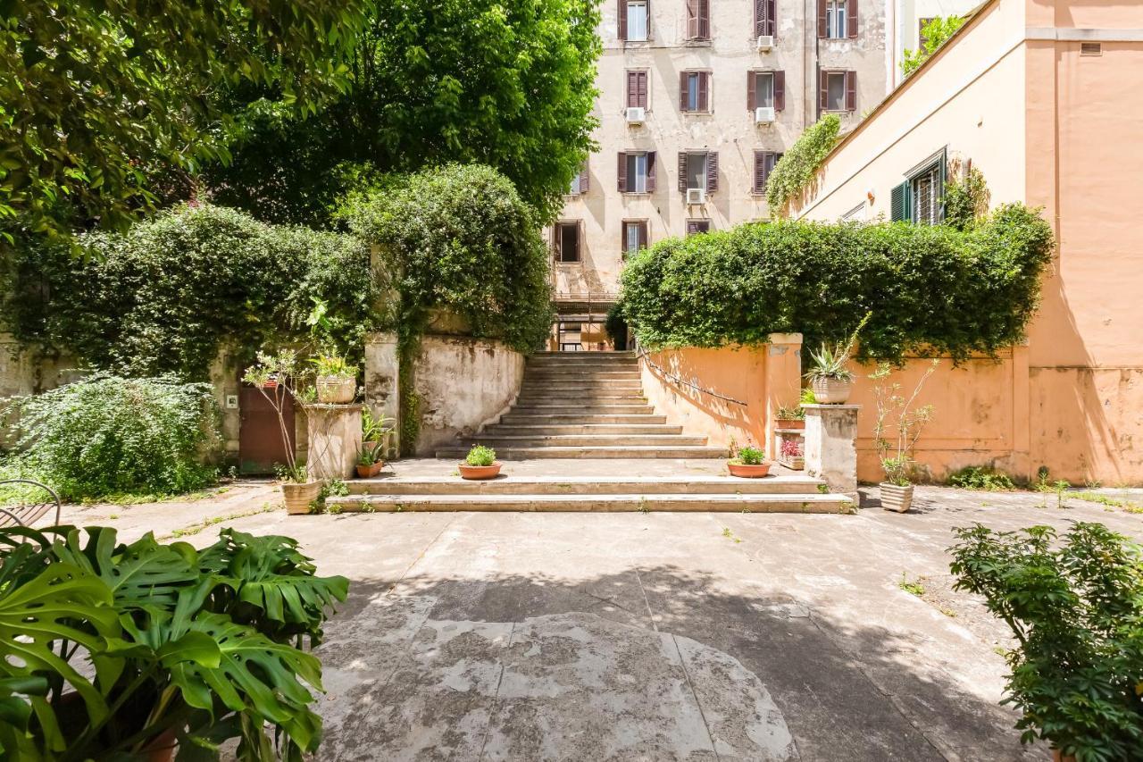 Apartment Tasso Street 102 *