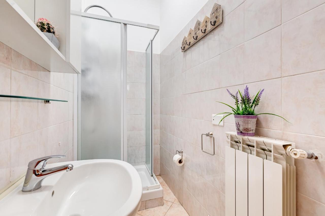 Tasso Street 102 Rom